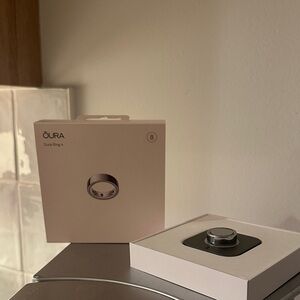 Oura Ring Gen 4 in Silver - Size 8 *Read Description*